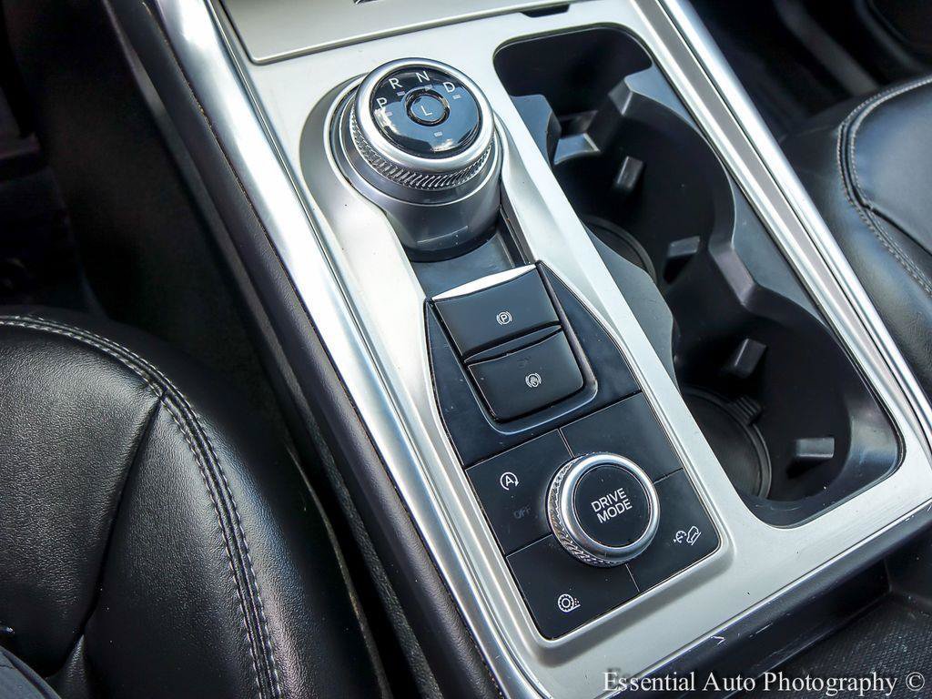 Used 2024 Ford Explorer XLT w/ Equipment Group 202A AWD/4WD image 19