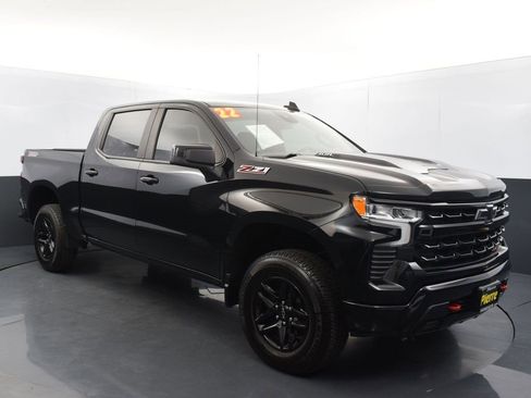 Used 2022 Chevrolet Silverado 1500 LT Trail Boss image 3