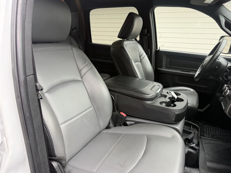 Used 2022 RAM 2500 Tradesman w/ Chrome Appearance Group RWD image 25