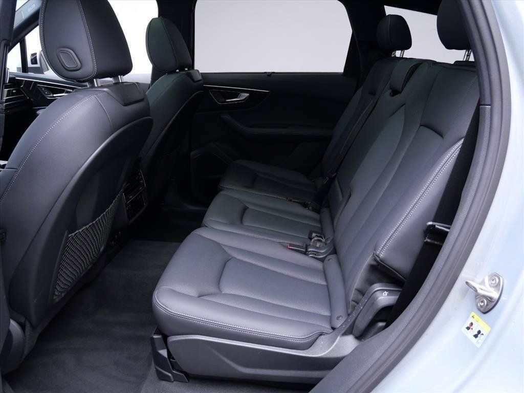 Used 2025 Audi Q7 2.0T Premium Plus AWD/4WD image 24