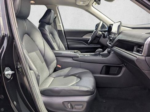 Used 2025 Toyota Grand Highlander AWD image 26