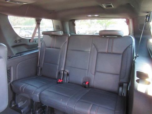 Used 2021 Chevrolet Suburban RST w/ Luxury Package image 31