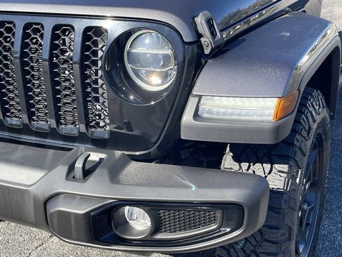 Used 2021 Jeep Gladiator Willys image 10