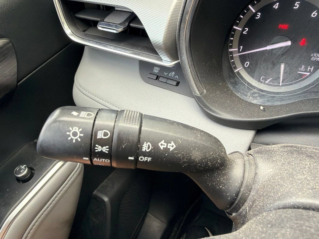 Used 2021 Toyota Highlander Platinum AWD/4WD image 31