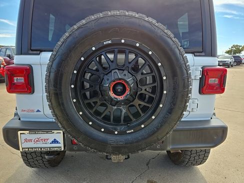 Used 2018 Jeep Wrangler Unlimited Sahara image 52