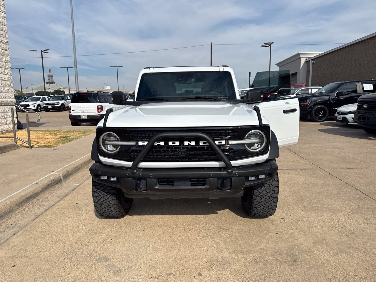 Used 2022 Ford Bronco Wildtrak AWD/4WD image 1