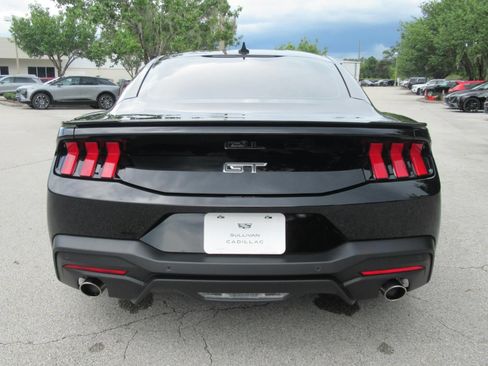 Used 2025 Ford Mustang GT RWD image 7