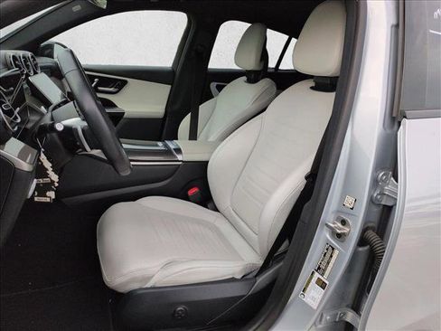 Used 2024 Mercedes-Benz GLC 300 4MATIC image 15