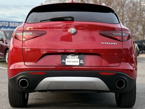 Used 2019 Alfa Romeo Stelvio image 4
