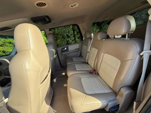 Used 2004 Ford Expedition Eddie Bauer image 57