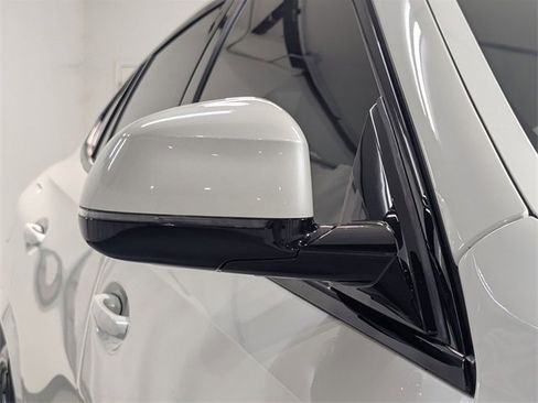 Used 2021 BMW X6 sDrive40i w/ Executive Package image 33