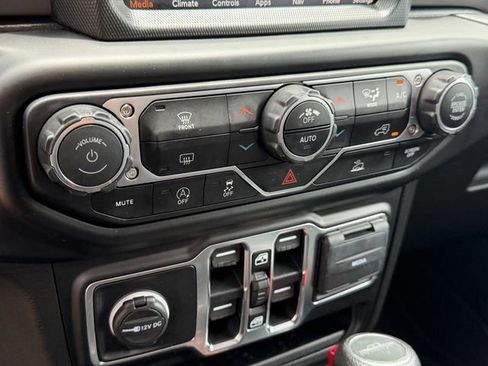 Used 2022 Jeep Gladiator Sport AWD/4WD image 20