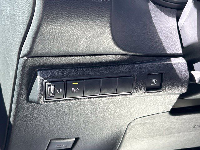 Used 2025 Toyota Corolla LE AWD/4WD image 20