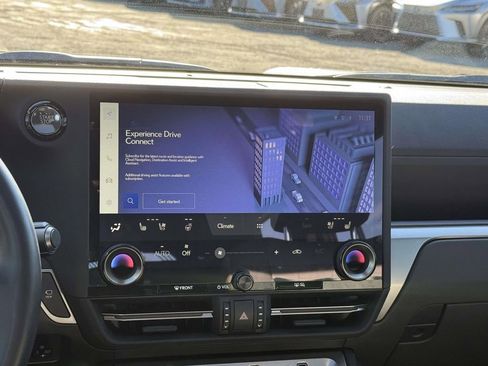 Used 2024 Lexus GX 550 image 10