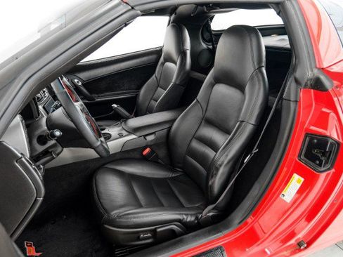 Used 2007 Chevrolet Corvette Coupe w/ Performance Package RWD image 25