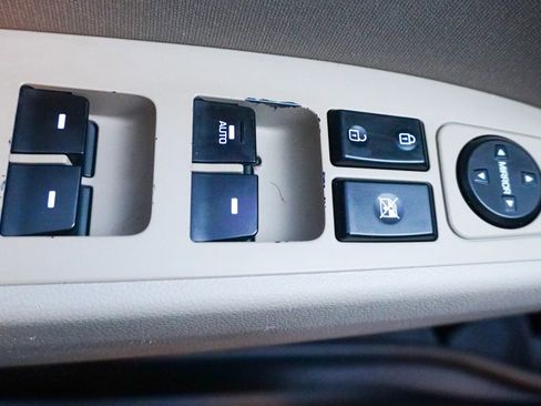 Used 2020 Hyundai Elantra ECO image 38