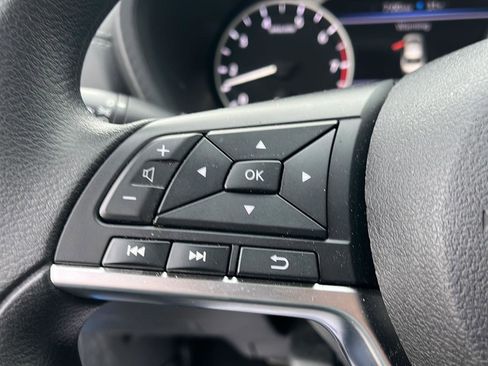 Used 2025 Nissan Sentra SV image 14