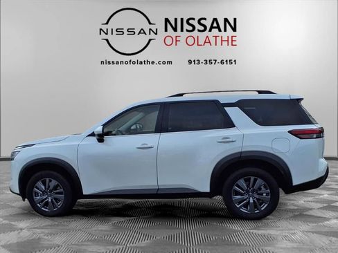 Certified 2024 Nissan Pathfinder SV image 17