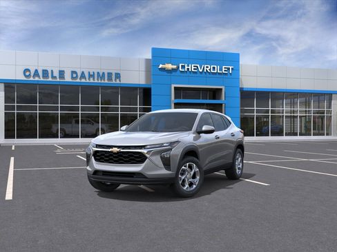 New 2026 Chevrolet Trax LS w/ LS Convenience Package FWD image 22