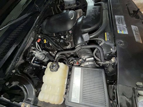 Used 2005 Chevrolet Tahoe Z71 w/ Preferred Equipment Group AWD/4WD image 33