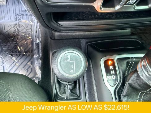 Used 2019 Jeep Wrangler Unlimited Sahara AWD/4WD image 7