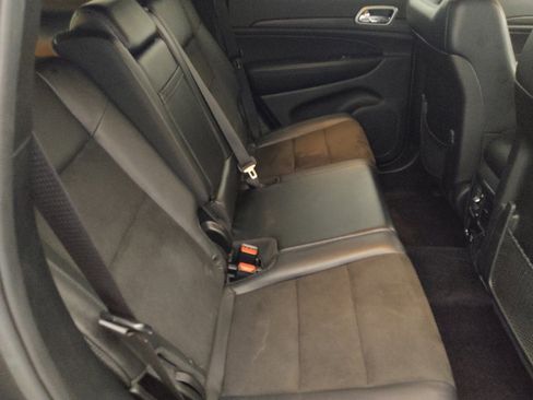 Used 2019 Jeep Grand Cherokee Altitude image 19