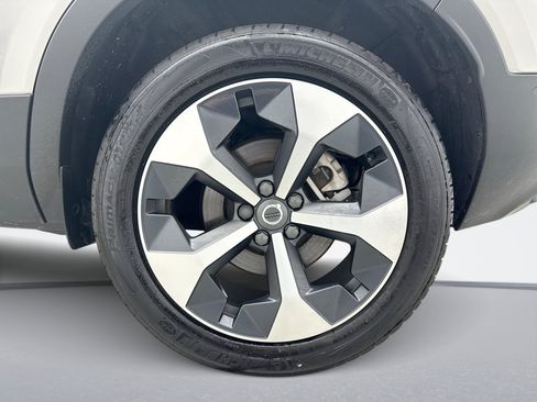 Used 2025 Volvo XC40 B5 Plus AWD/4WD image 27