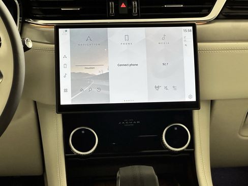 Used 2026 Jaguar F-PACE R-Dynamic S image 22