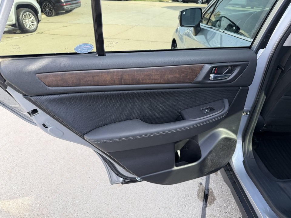 Used 2017 Subaru Outback 2.5i Limited AWD/4WD image 14