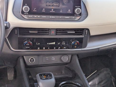 Certified 2023 Nissan Rogue SV image 21