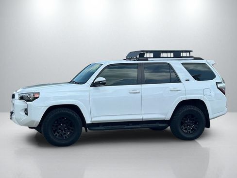 Used 2022 Toyota 4Runner SR5 Premium w/ Moonroof Package RWD image 8