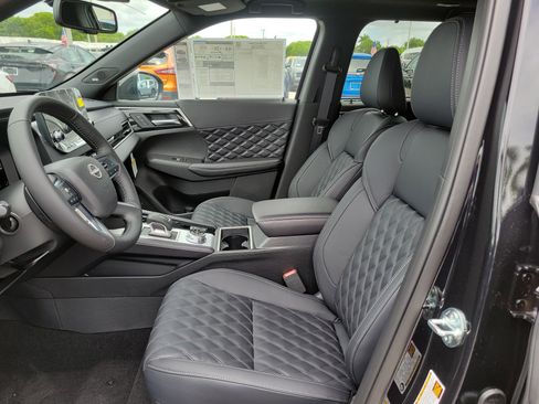 New 2026 Nissan Rogue Platinum AWD/4WD image 10