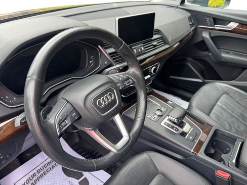 Used 2018 Audi Q5 2.0T Premium Plus w/ Premium Plus Package AWD/4WD image 3