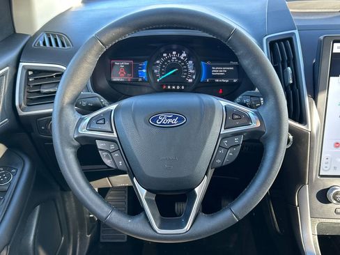 Used 2022 Ford Edge SEL w/ Convenience Package image 16