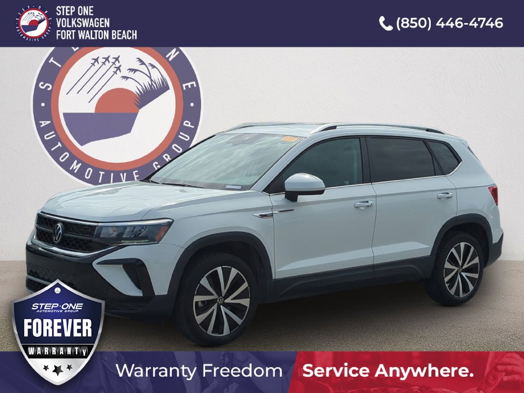 Used 2023 Volkswagen Taos SE FWD image 1