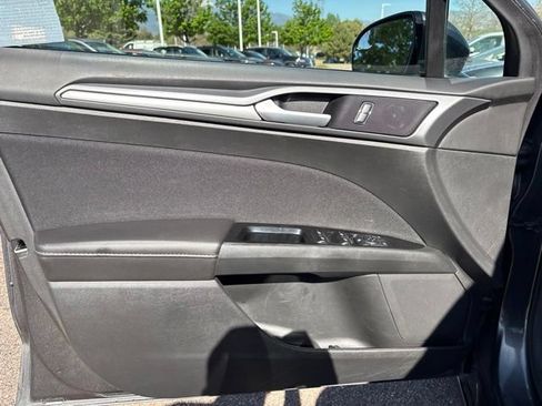 Used 2015 Ford Fusion SE FWD image 7