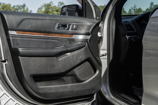 Used 2017 Ford Explorer Limited AWD/4WD image 48