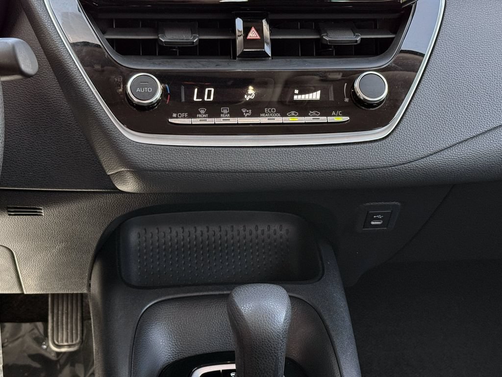 Used 2024 Toyota Corolla LE FWD image 27