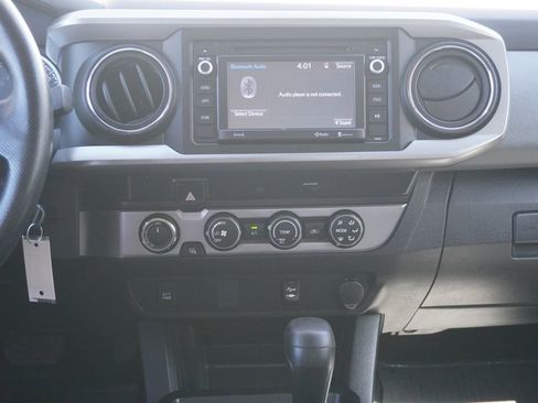 Used 2019 Toyota Tacoma SR5 w/ SR5 Appearance Package (SM) AWD/4WD image 22