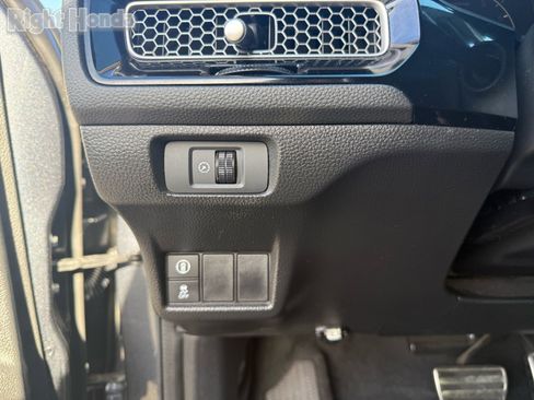 Used 2023 Honda Civic Sport image 14