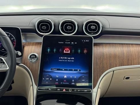 Used 2024 Mercedes-Benz GLC 300 GLC 300 image 4