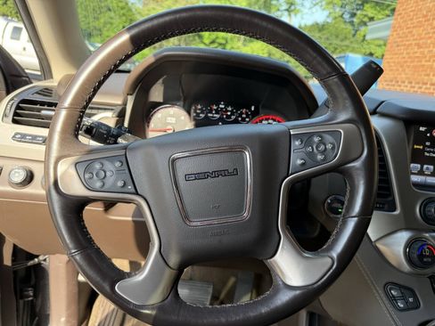 Used 2016 GMC Yukon XL Denali w/ Open Road Package AWD/4WD image 10