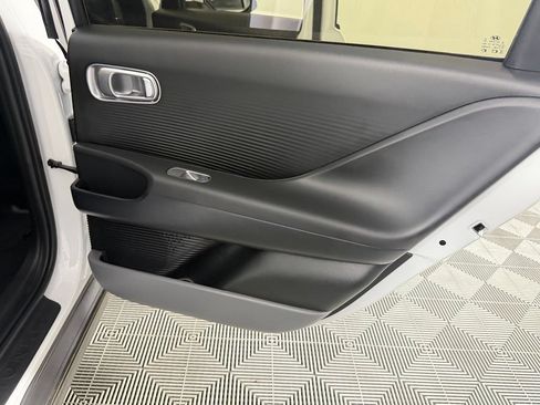 Used 2025 Hyundai Ioniq 6 SE RWD image 27