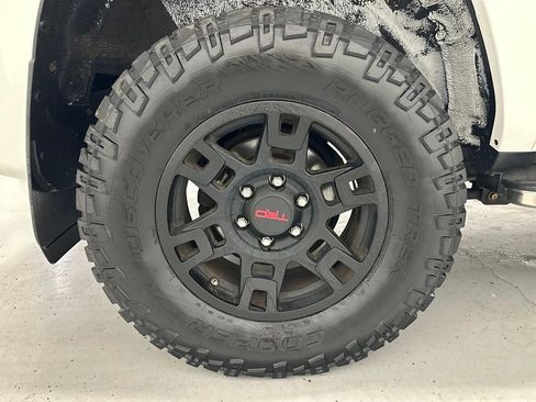 Used 2015 Toyota 4Runner SR5 AWD/4WD image 62