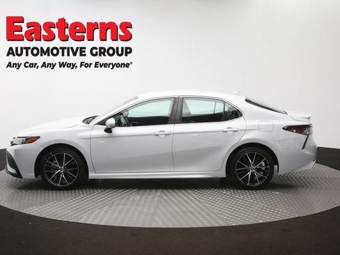 Used 2024 Toyota Camry SE w/ Cold Weather Package FWD image 58