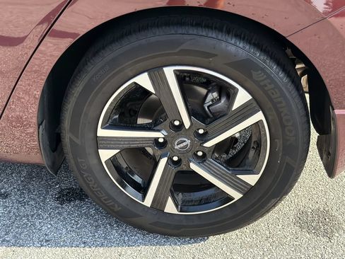 Certified 2025 Nissan Sentra SV w/ All-Weather Package FWD image 31