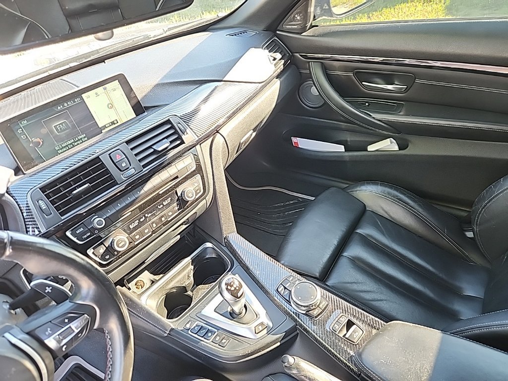 Used 2017 BMW M4 Convertible RWD image 6
