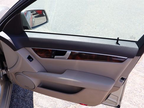 Used 2012 Mercedes-Benz C 250 Sedan image 12