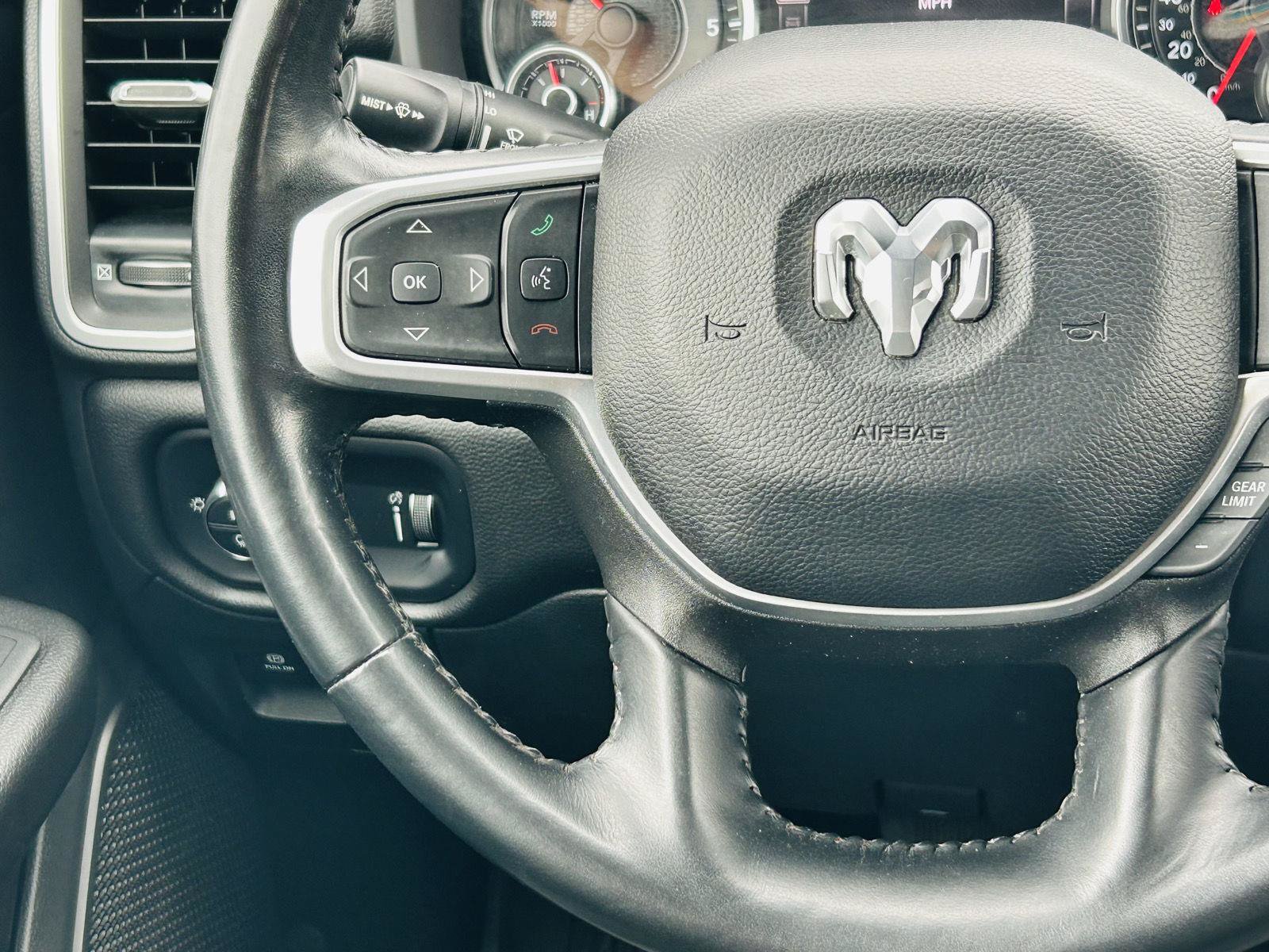 Used 2022 RAM 1500 Big Horn AWD/4WD image 14