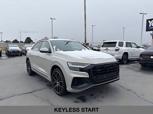 Used 2021 Audi Q8 Prestige w/ Prestige Package AWD/4WD image 2
